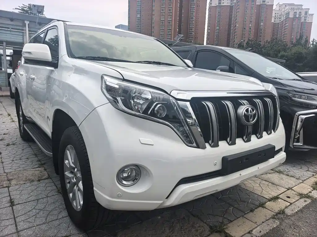 Toyota Land Cruiser Prado 2014 4.0L AT VX NAVI