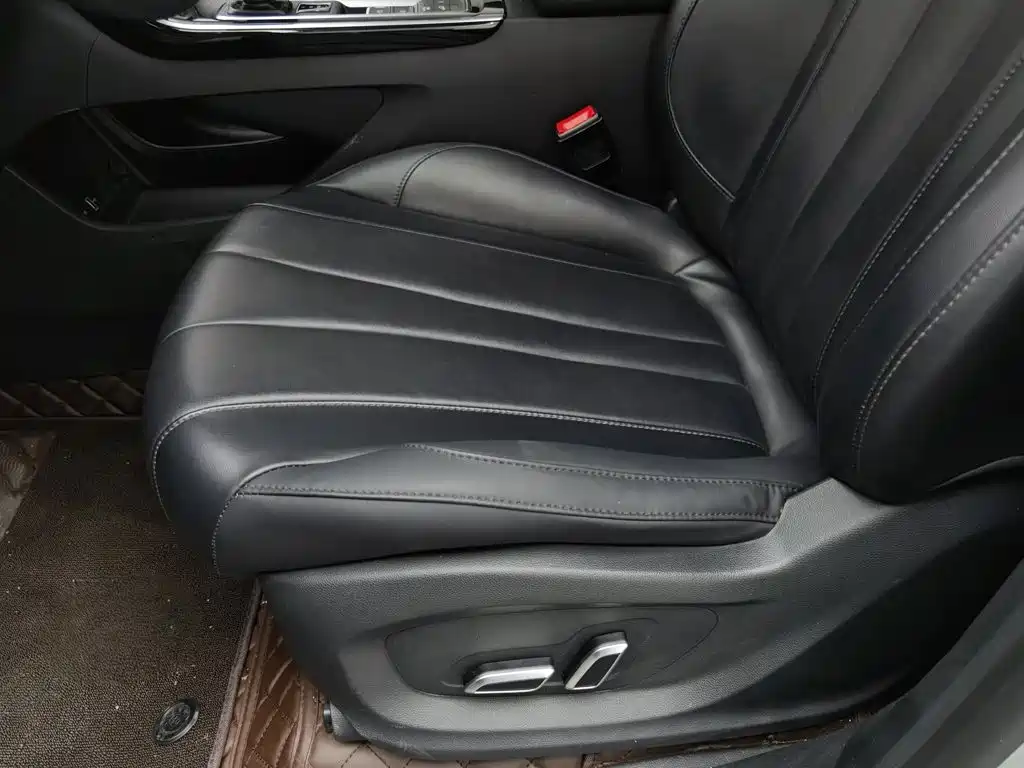 Roewe RX5 MAX — миниатюра 20