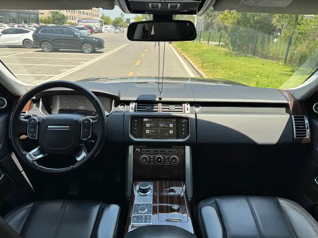 Land Rover Range Rover — миниатюра 19