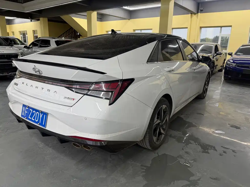 Hyundai Elantra — миниатюра 15