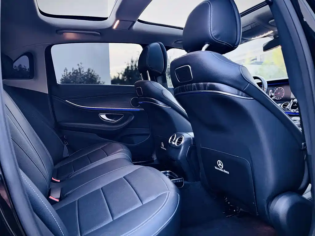 Mercedes-Benz E-Class — миниатюра 16