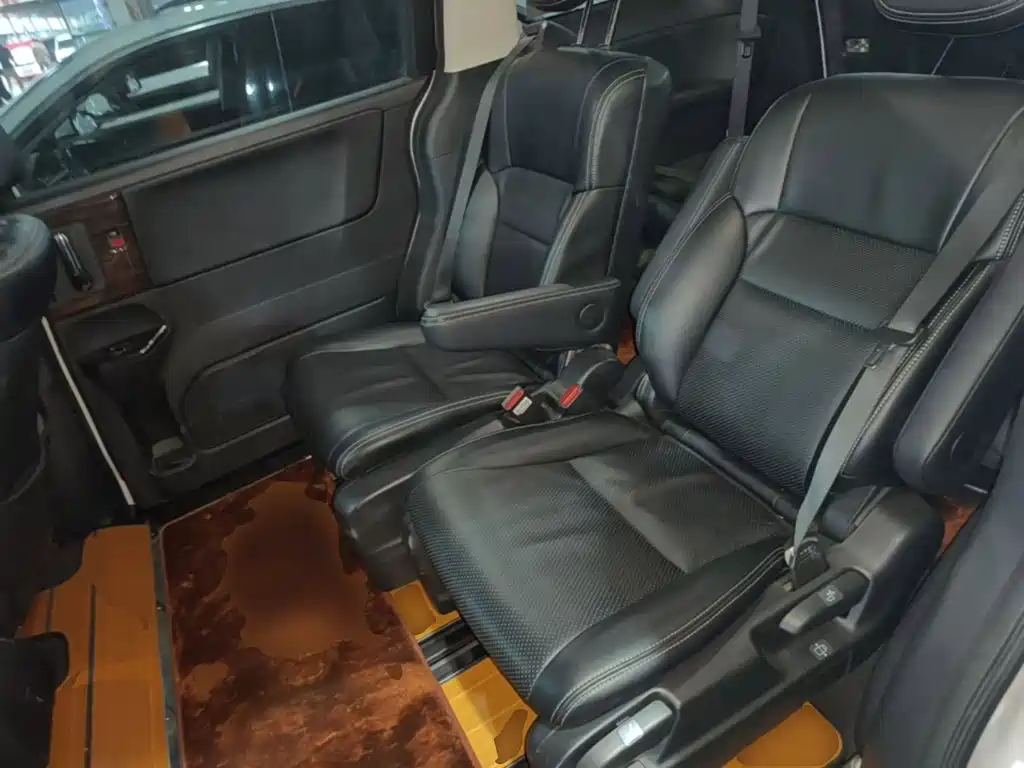 Honda Elysion — миниатюра 17
