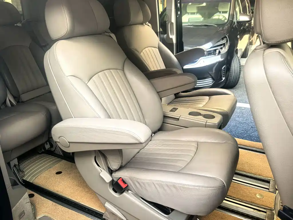 Mercedes-Benz Viano — миниатюра 12