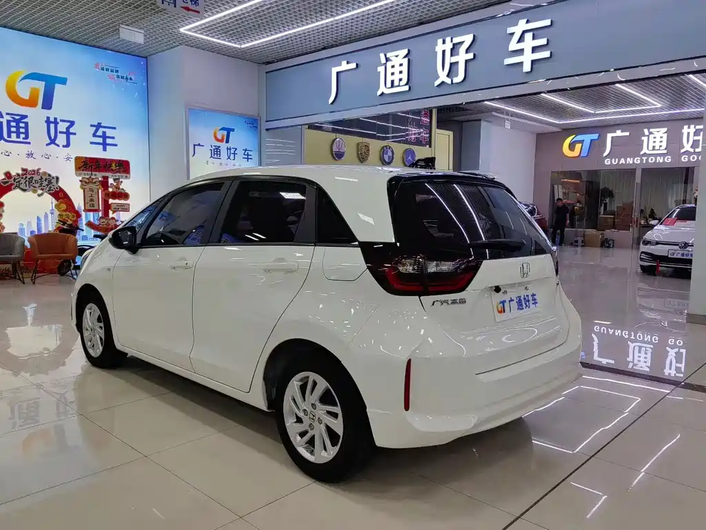 Honda Fit — миниатюра 8