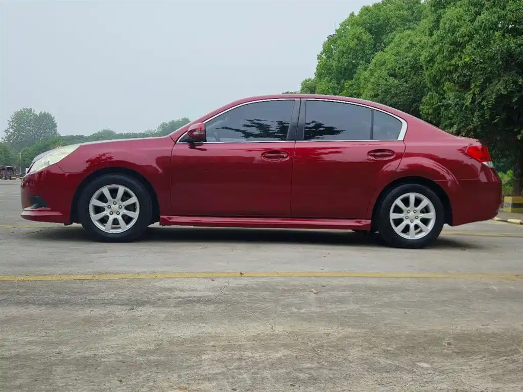 Subaru Legacy 2010 2.0i Luxury