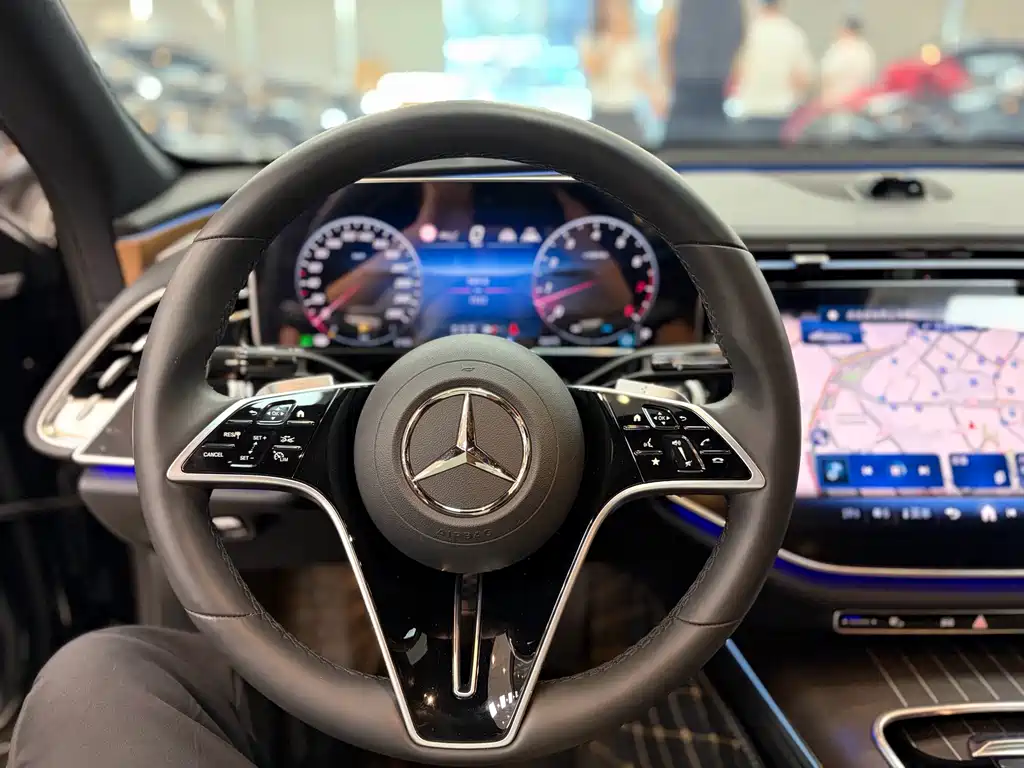 Mercedes-Benz E-Class — миниатюра 10