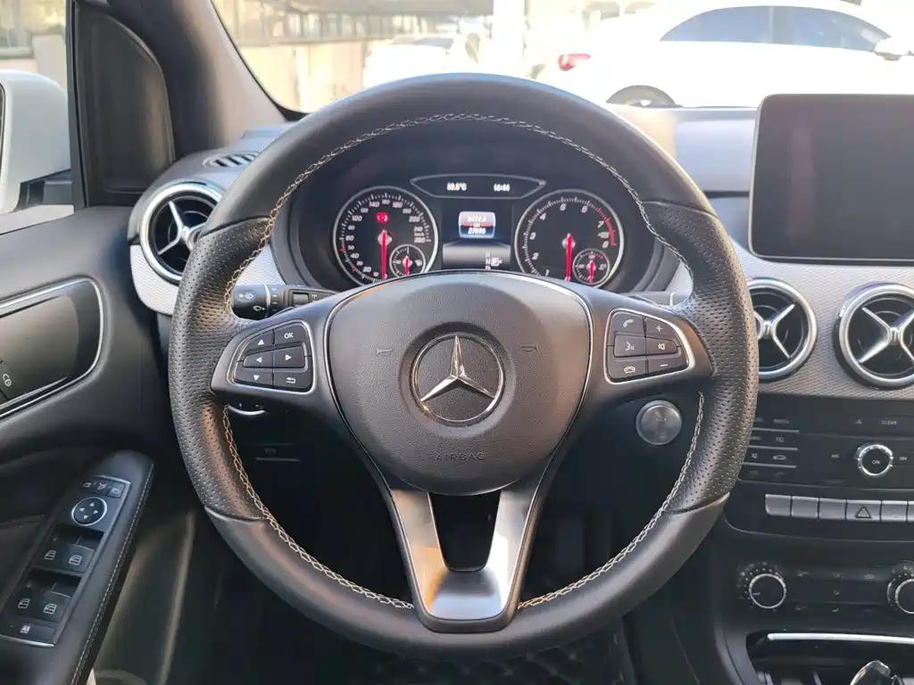 Mercedes-Benz B-Class — миниатюра 14