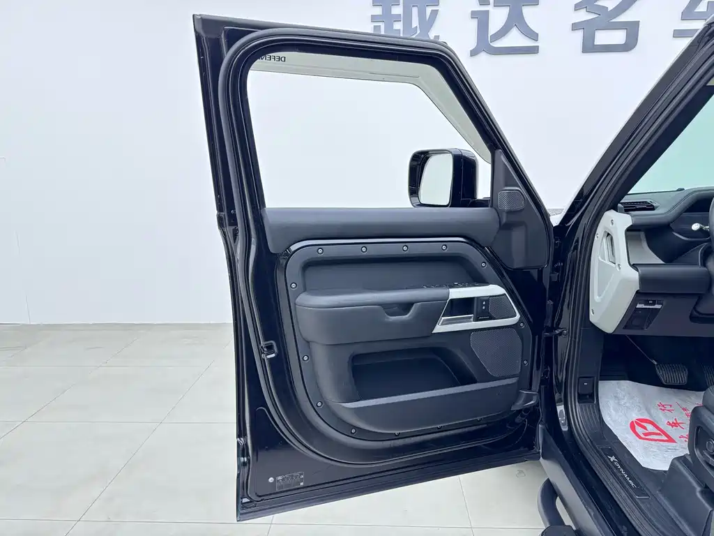 Land Rover Defender — миниатюра 6