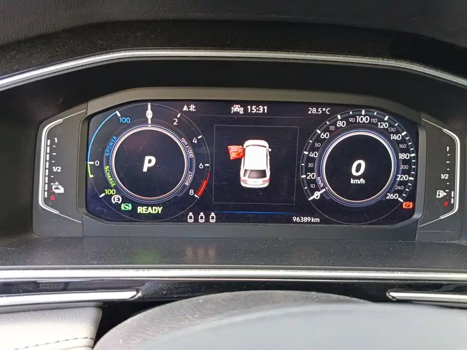 Volkswagen Tiguan L PHEV — миниатюра 14