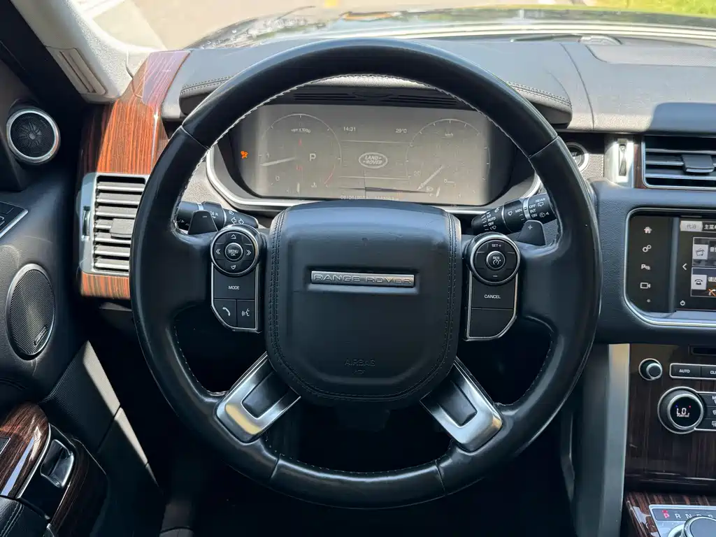 Land Rover Range Rover — миниатюра 18