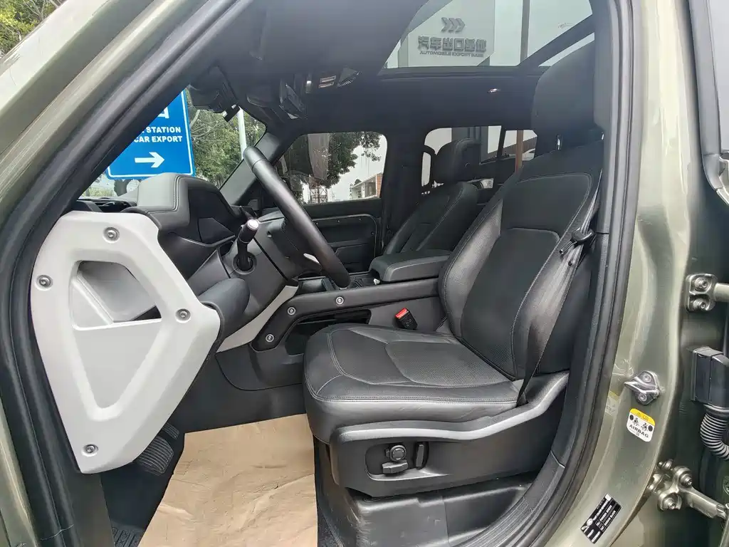 Land Rover Defender — миниатюра 5
