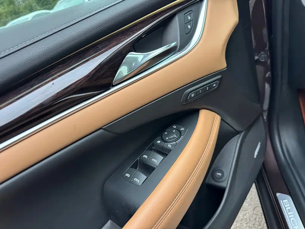 Buick LaCrosse — миниатюра 4