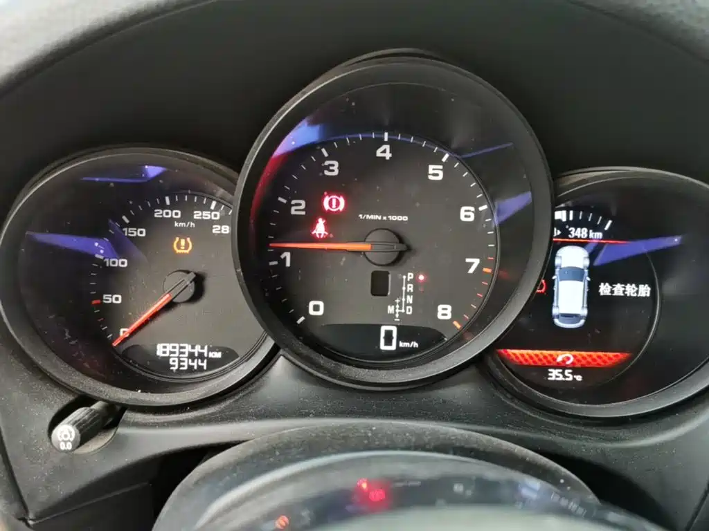 Porsche Macan — миниатюра 12