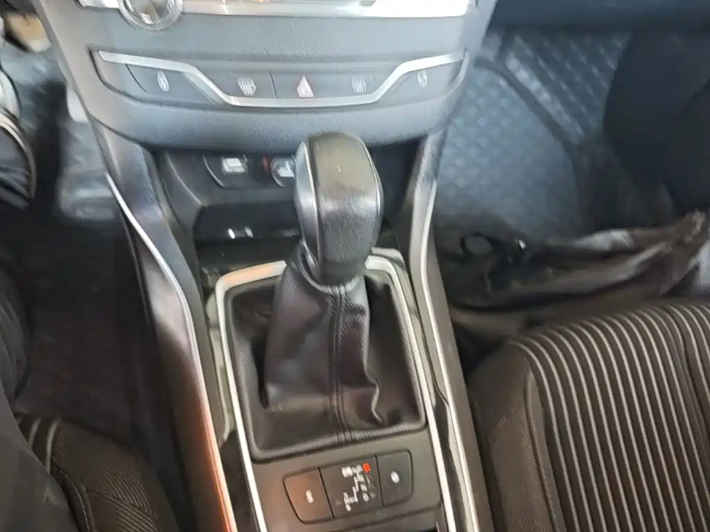 Peugeot 408 — миниатюра 14