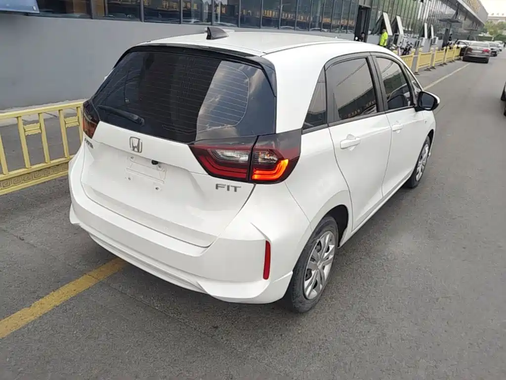 Honda Fit — миниатюра 7