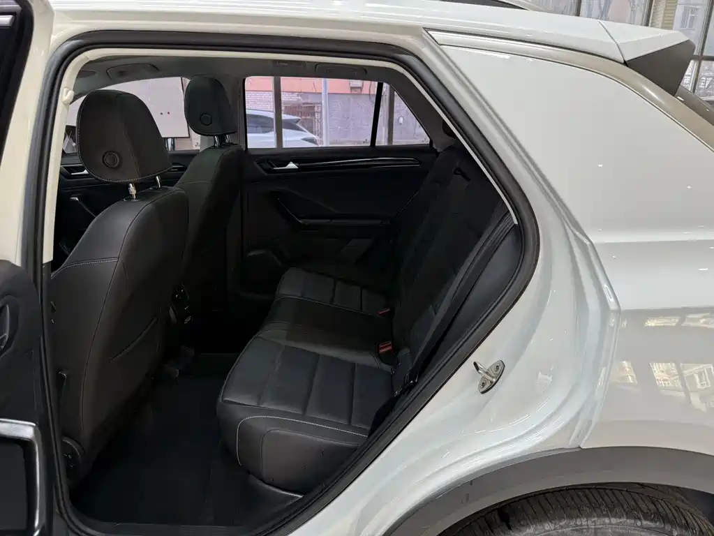 VOLKSWAGEN T ROC EXPLORING SONGS