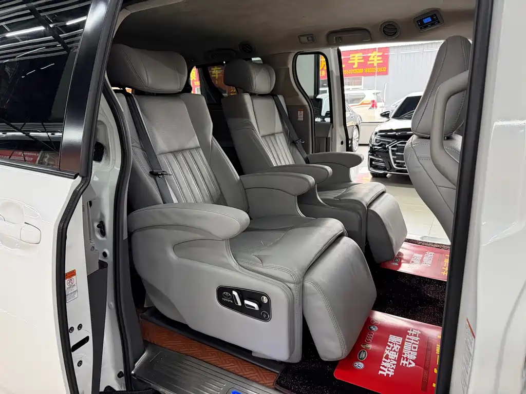 Toyota Sienna — миниатюра 11