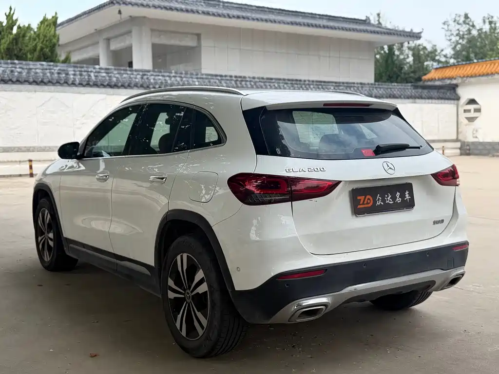 Mercedes-Benz GLA — миниатюра 10