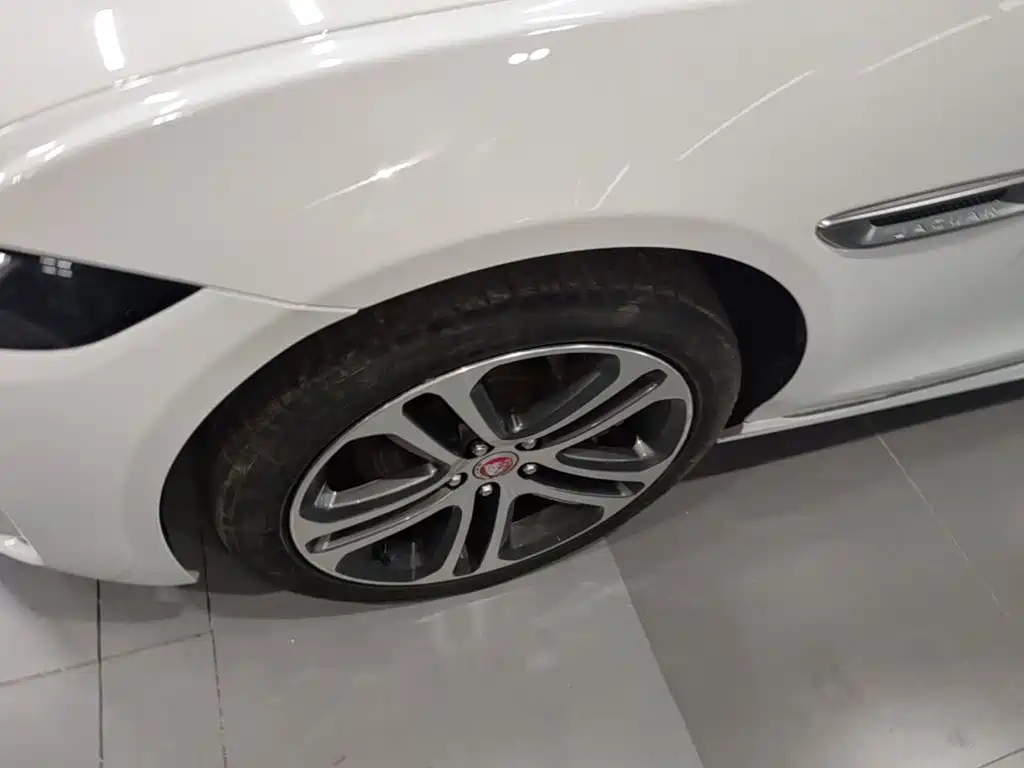 Jaguar XEL — миниатюра 23