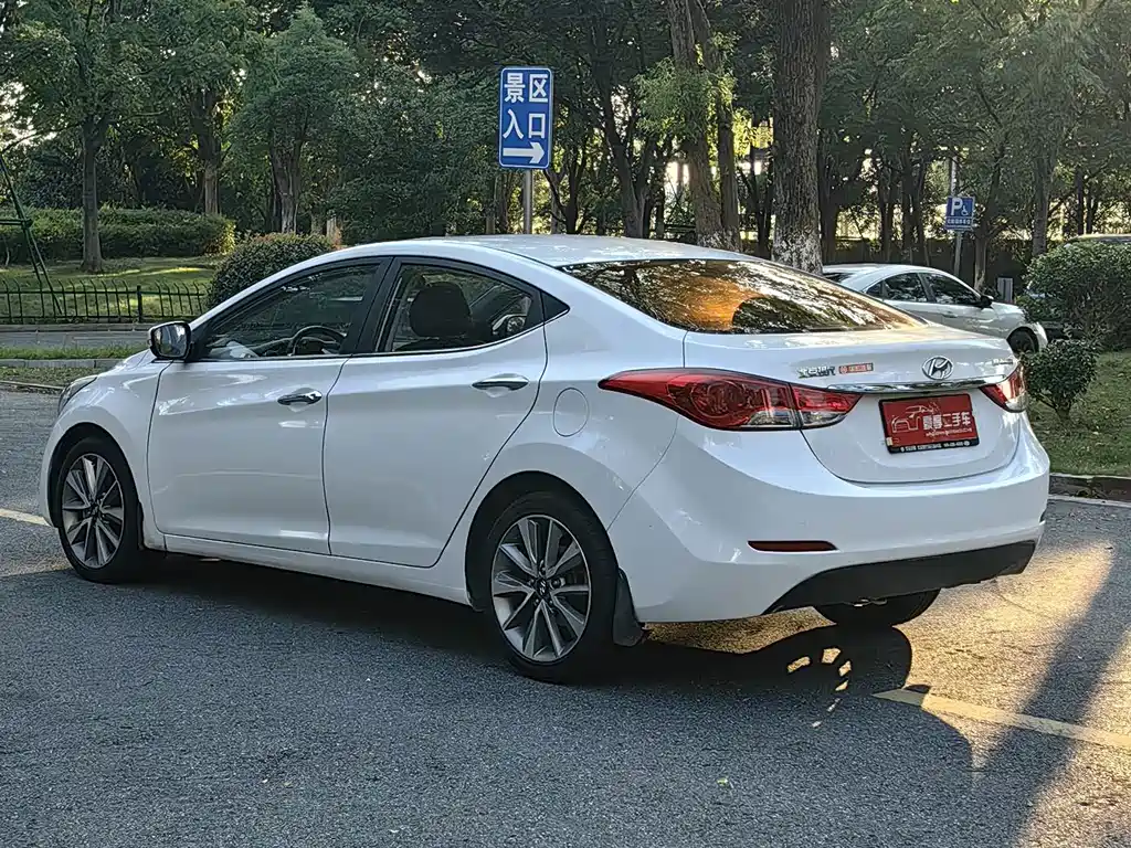 Hyundai Elantra Langdong — миниатюра 11