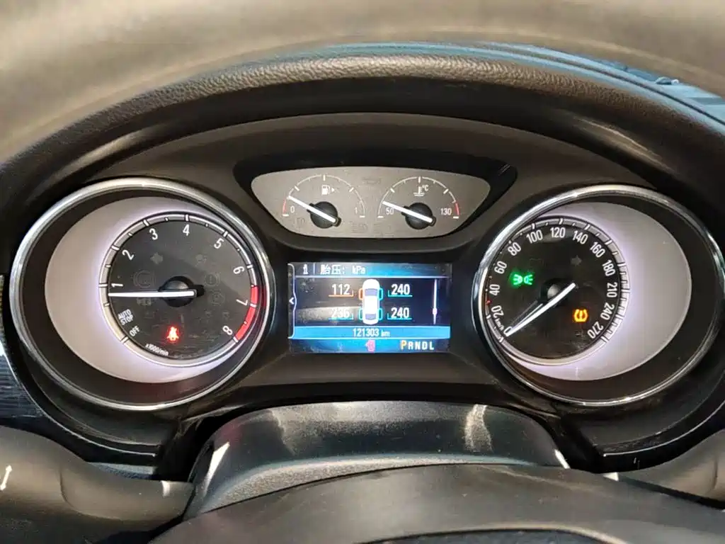 Buick Verano — миниатюра 12