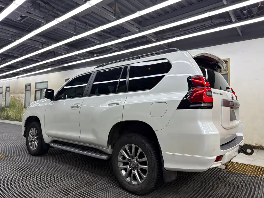 TOYOTA PRADO