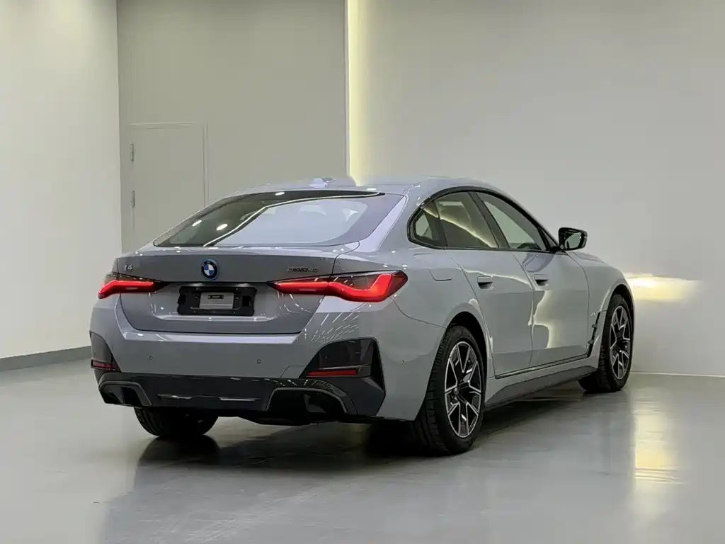 BMW I4