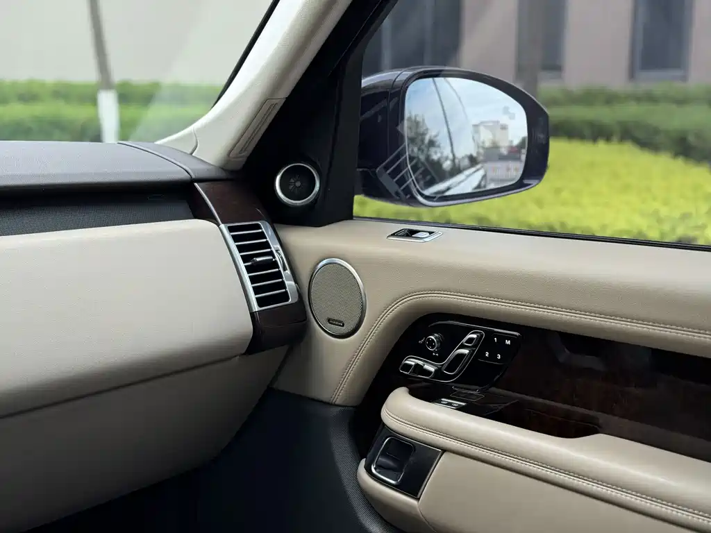 Land Rover Range Rover — миниатюра 13
