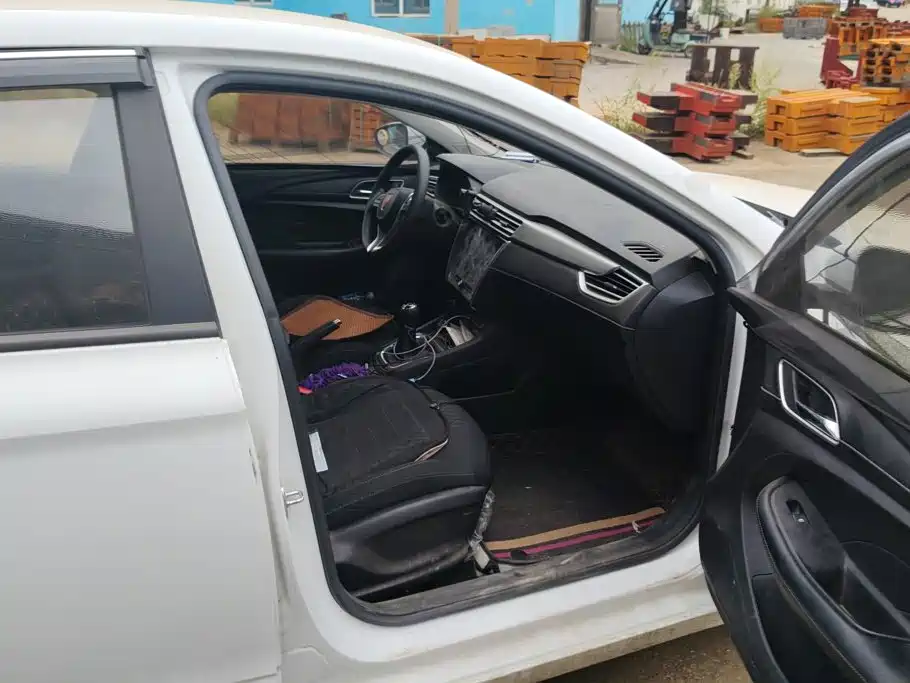 Roewe i5 — миниатюра 8