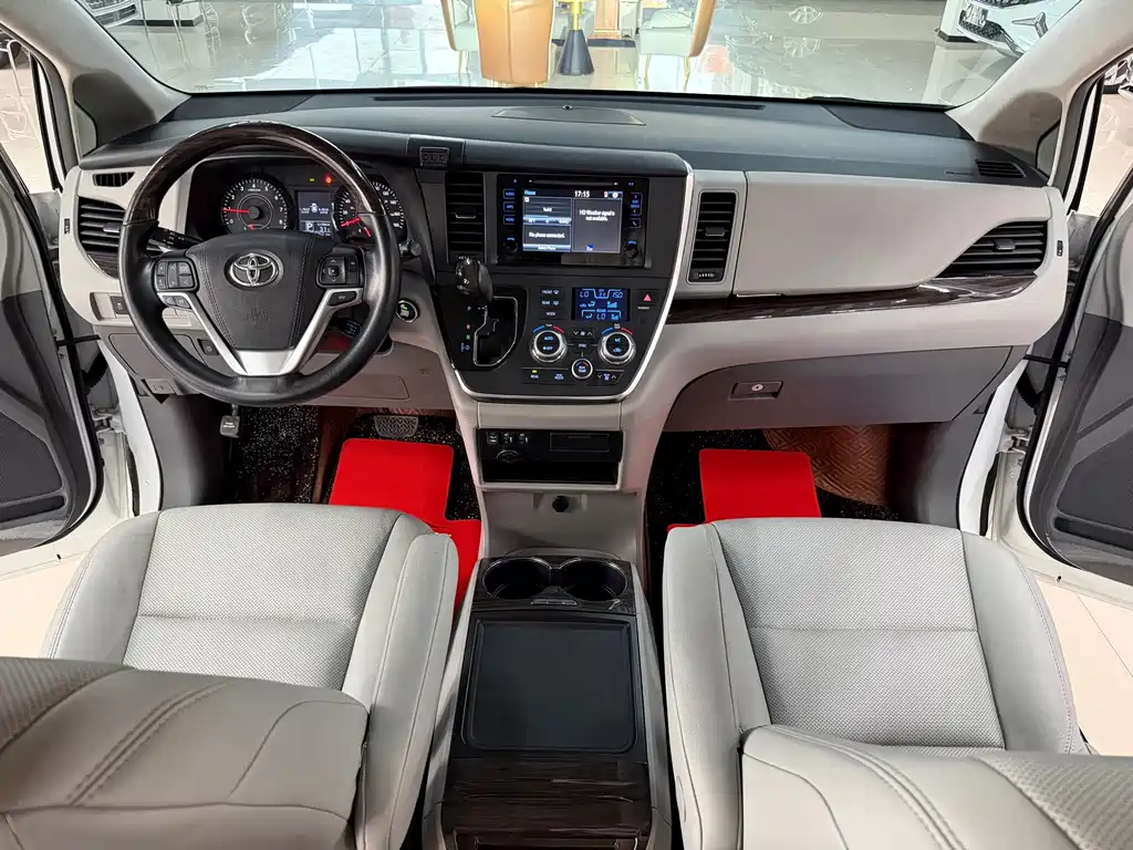 Toyota Sienna — миниатюра 12