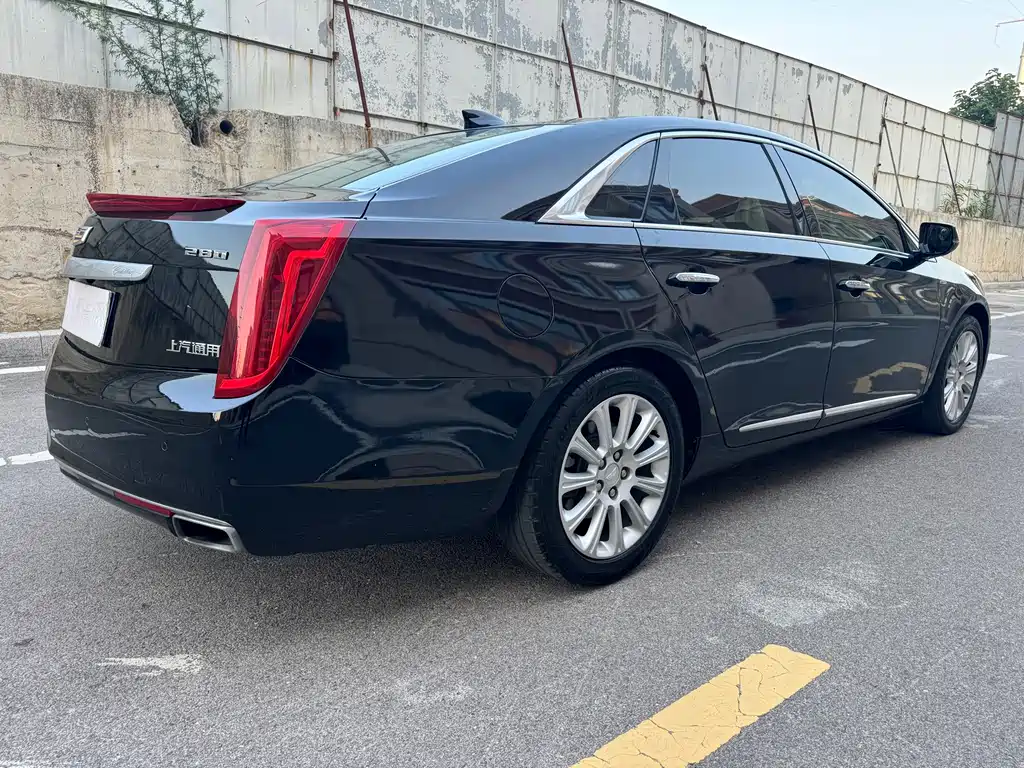 CADILLAC XTS