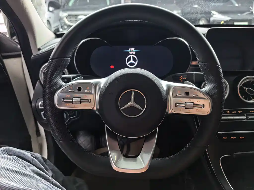 Mercedes-Benz C-Class — миниатюра 8