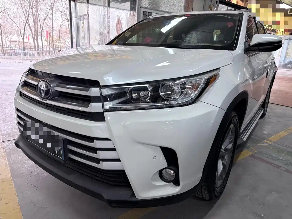 TOYOTA HIGHLANDER