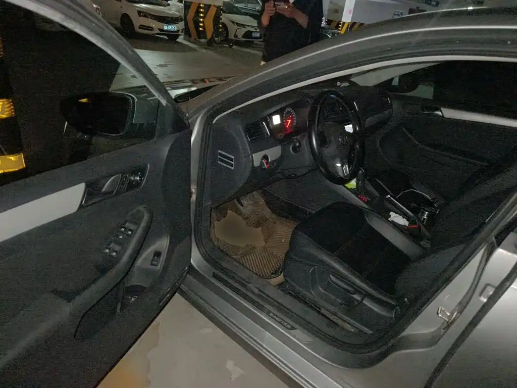 Volkswagen Sagitar — миниатюра 12