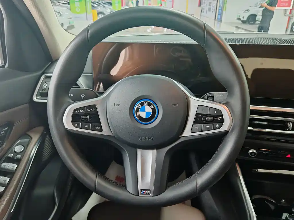 BMW i3 — миниатюра 11