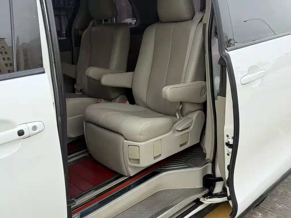 Toyota Previa 2006 2.4L 7 Standard