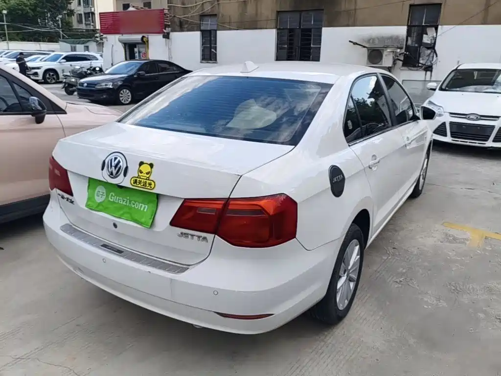 Volkswagen Jetta — миниатюра 7