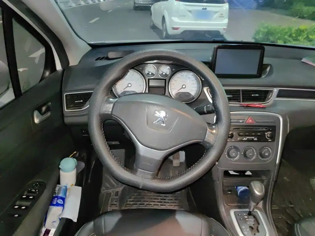 Peugeot 308 — миниатюра 11