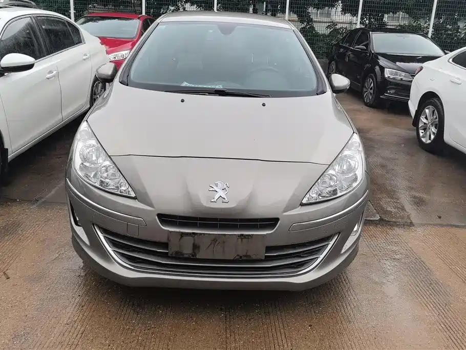 Peugeot 408 2013 2.0L AT Comfort