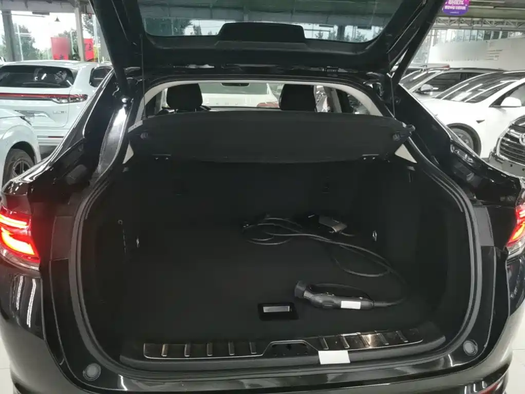Geely Xingyue New Energy — миниатюра 19