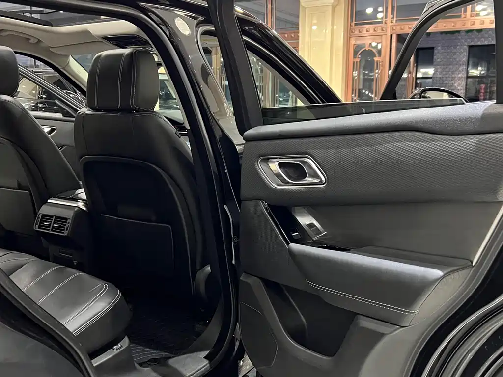 Land Rover Velar — миниатюра 15