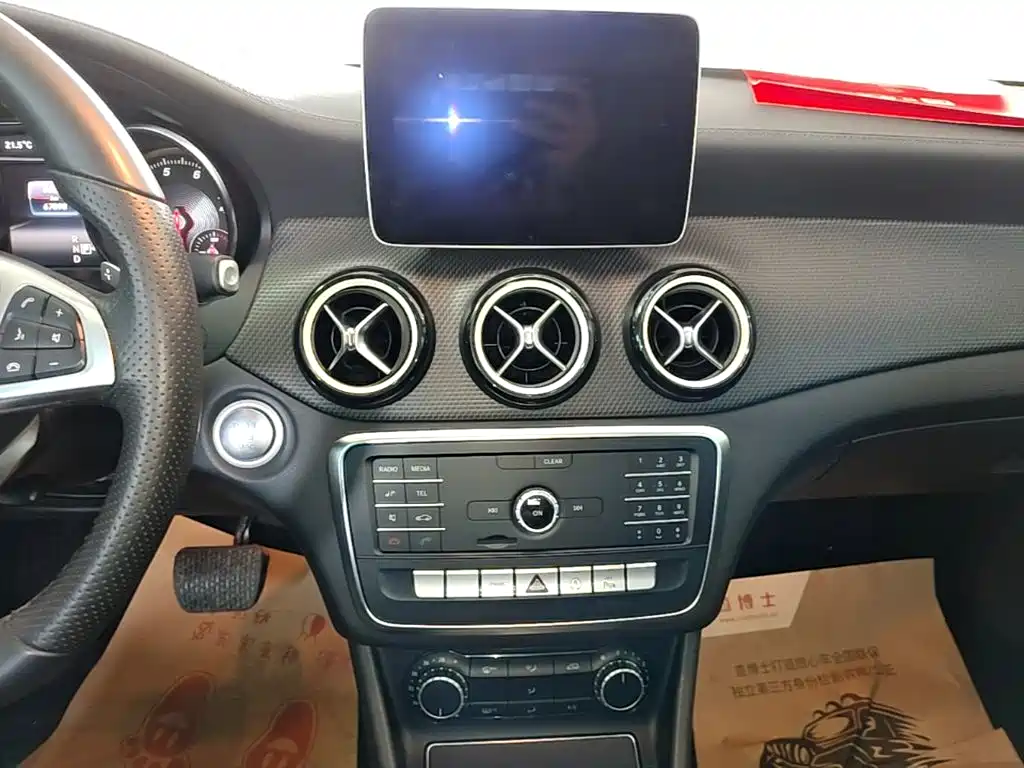 Mercedes-Benz GLA — миниатюра 13