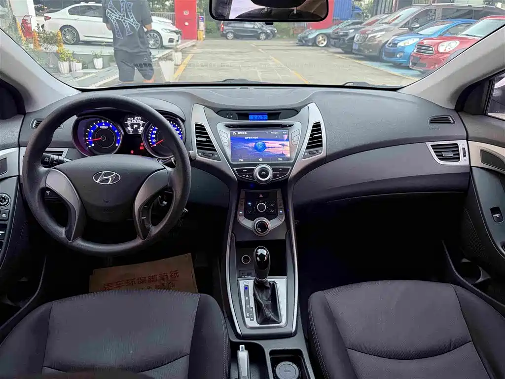 Hyundai Elantra Langdong — миниатюра 7