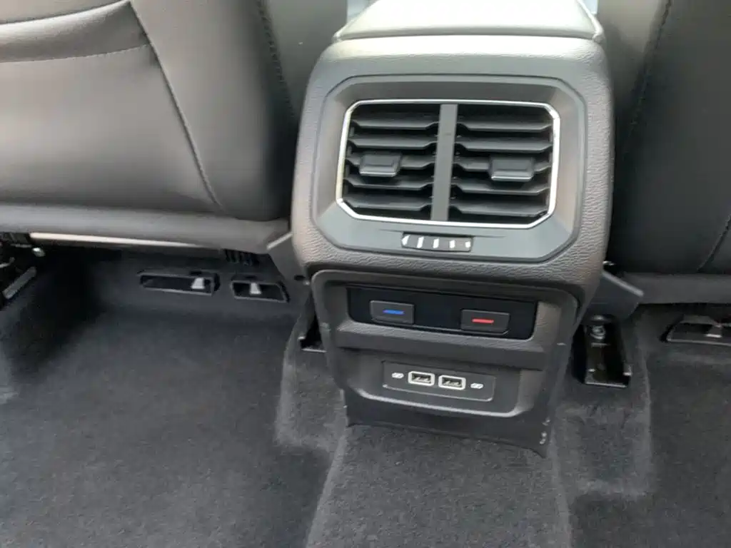 Volkswagen Tiguan L — миниатюра 22