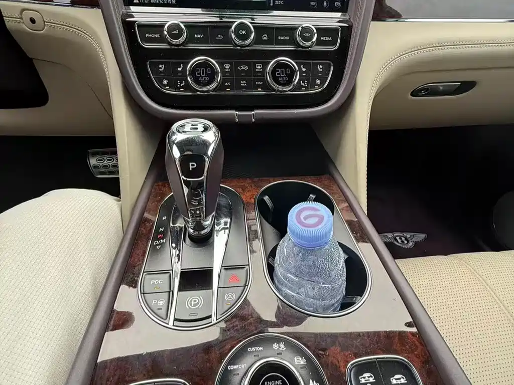 Bentley Bentayga 2016 6.0T Standard