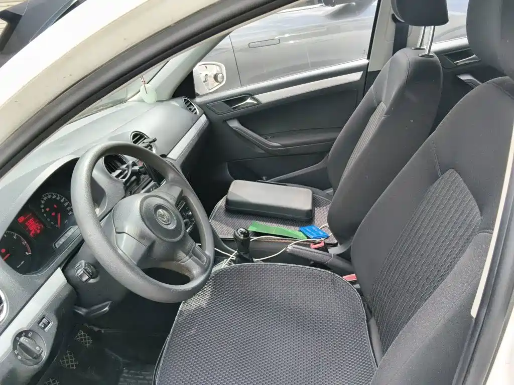 Volkswagen Jetta — миниатюра 8