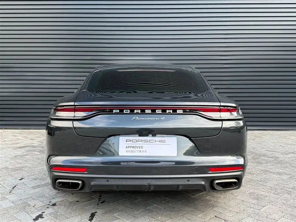 PORSCHE PANAMERA