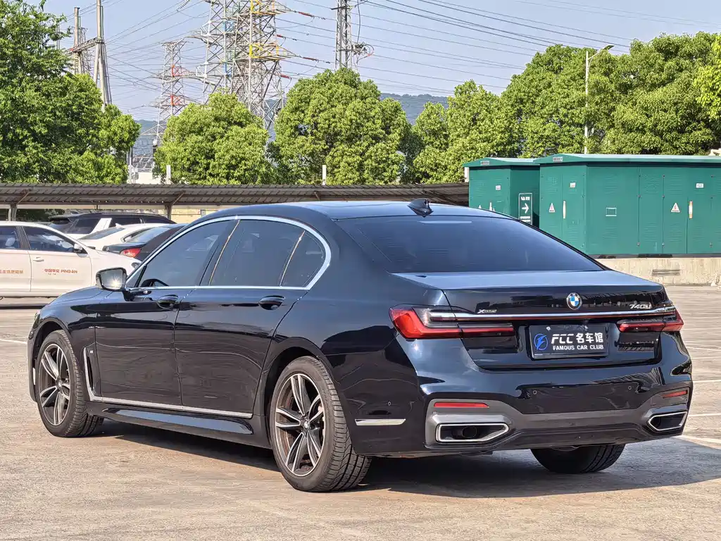 BMW 7 Series — миниатюра 6