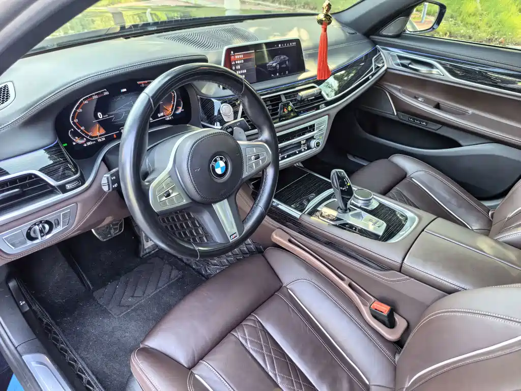 BMW 7 Series — миниатюра 16
