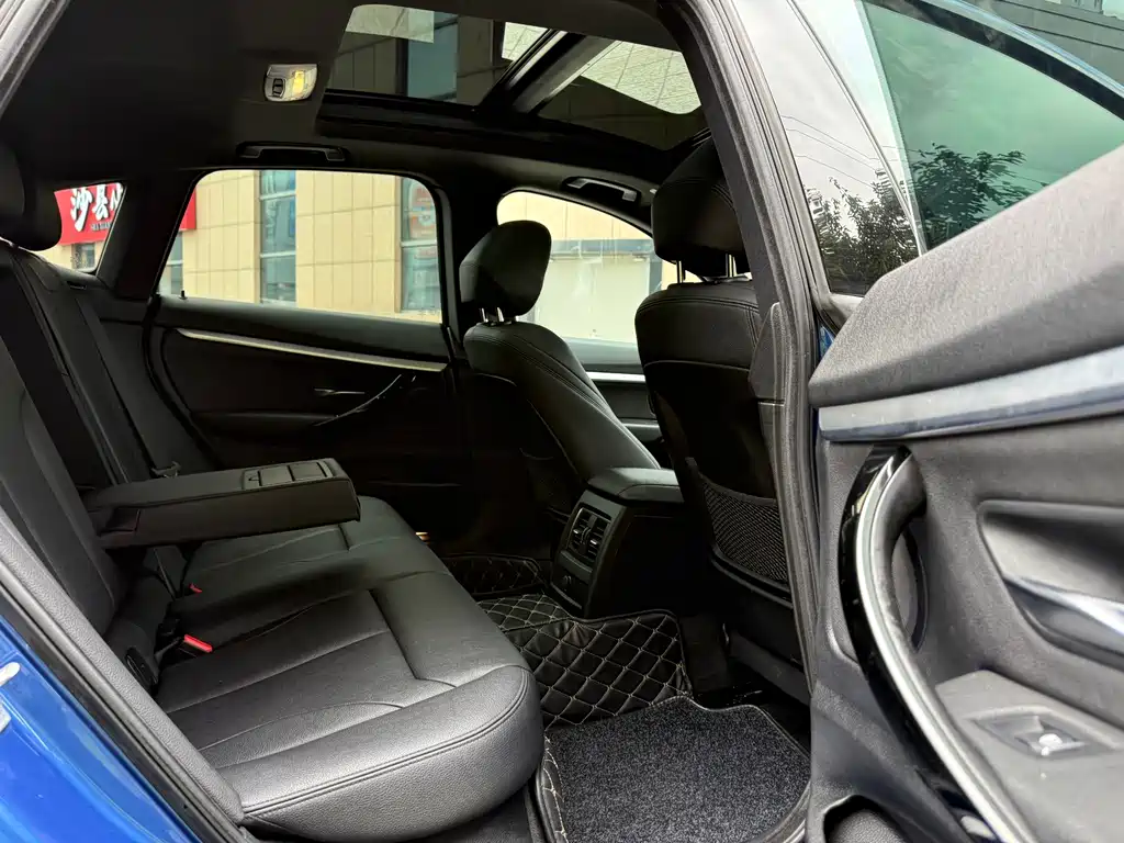 BMW 3 Series GT 320i M Sport Package, фото 19